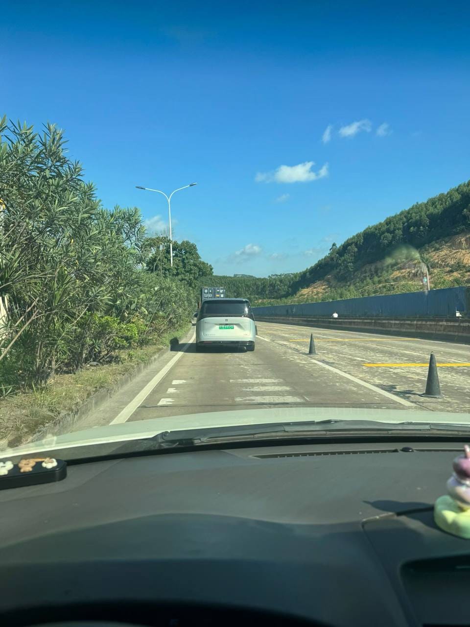 努力工作中🚗，为生活继续加油！